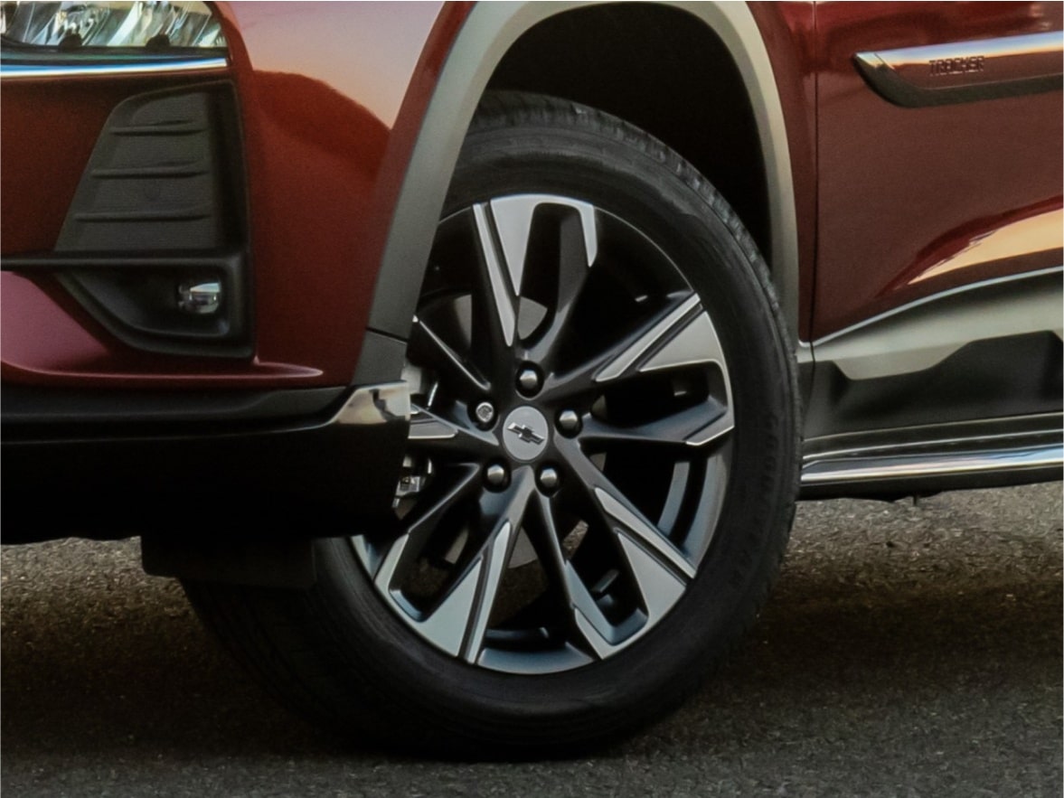 Imagem do Chevrolet Tracker 2026 com rodas de alumínio de 17"