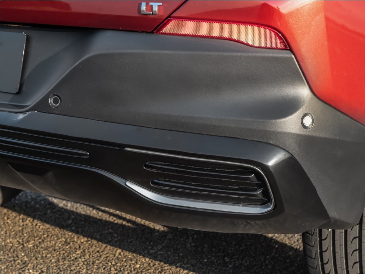 Imagem do aplique de extensor de para-choque traseiro Chevrolet Tracker 2026