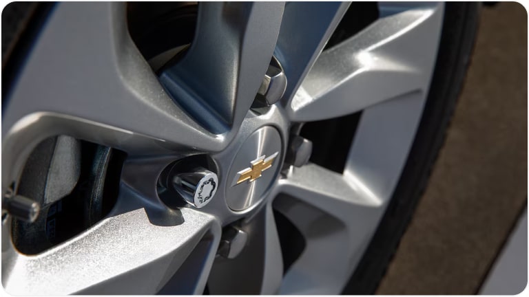 Imagem da trava antifurto para rodas da linha de acessórios originais Chevrolet para o Tracker 2026