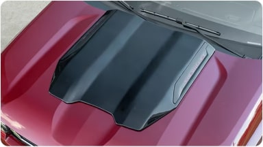 Aplique esportivo de capô da linha de acessórios originais Chevrolet para o SUV Trailblazer.