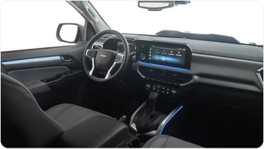 Iluminação interna em LED RGB da linha de acessórios originais Chevrolet para o SUV Trailblazer.