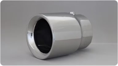 Ponteira de escapamento em aço inox da linha de acessórios originais Chevrolet para o SUV Trailblazer.