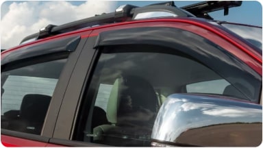 Calha de chuva da linha de acessórios originais Chevrolet para o SUV Trailblazer.