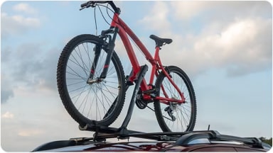 Suporte para bicicleta em alumínio da linha de acessórios originais Chevrolet para o SUV Trailblazer.