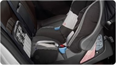 Cadeixa infantil Britax Bebê conforto da linha de acessórios originais Chevrolet para o SUV Trailblazer.