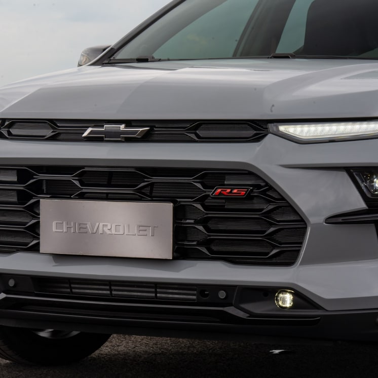 Destaque para a grade frontal do Chevrolet Sonic.