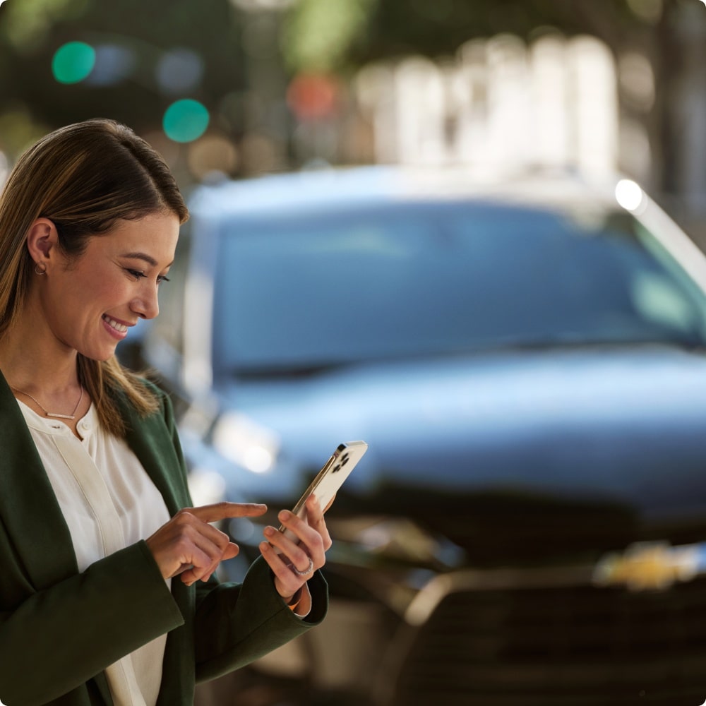 Usuário acessando informações do veículo pelo app myChevrolet.