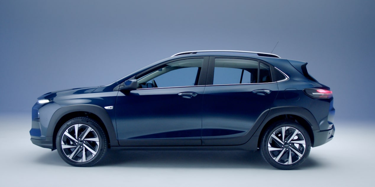 Perfil lateral do Chevrolet Sonic 2027 na cor azul