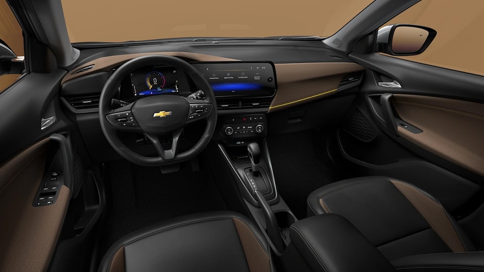 Interior Tracker dourado com vista de ao panel com fundo dourado