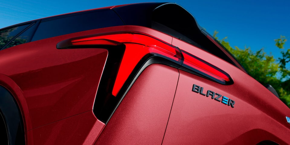 Faróis traseiros em LED com assinatura animada do Blazer EV