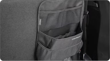 Organizador universal de porta-malas com instalação no banco traseiro da linha de acessórios originais Chevrolet para o Captiva EV.