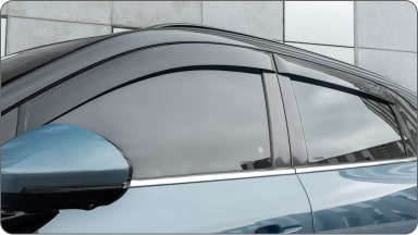 Calha de chuva linha de acessórios originais Chevrolet para o Captiva EV.