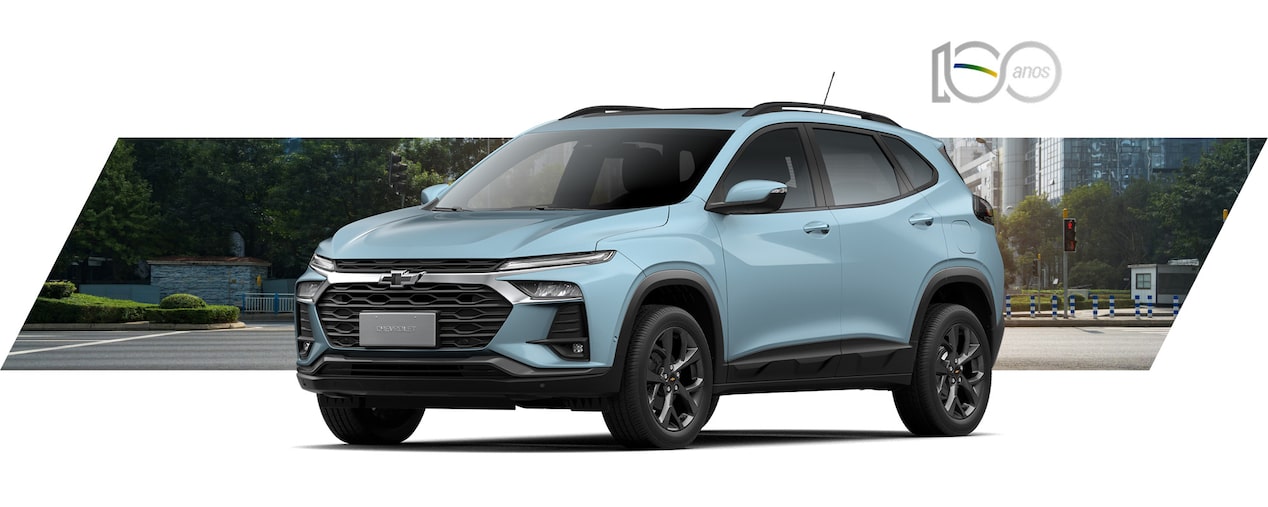 Chevrolet Tracker 100 anos em vista de frente e lateral