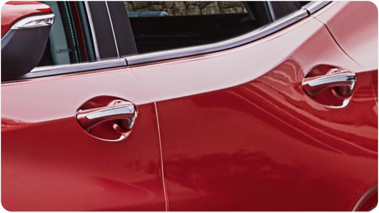 Jogo de maçanetas com inserto cromado da linha de acessórios originais Chevrolet para a picape Montana.