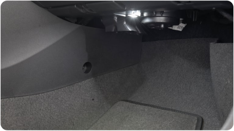 Iluminação interna em LED para o assoalho da linha de acessórios originais Chevrolet para a picape Montana.