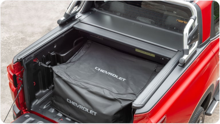 Bolsa selada de caçamba da linha de acessórios originais Chevrolet para a picape Montana.