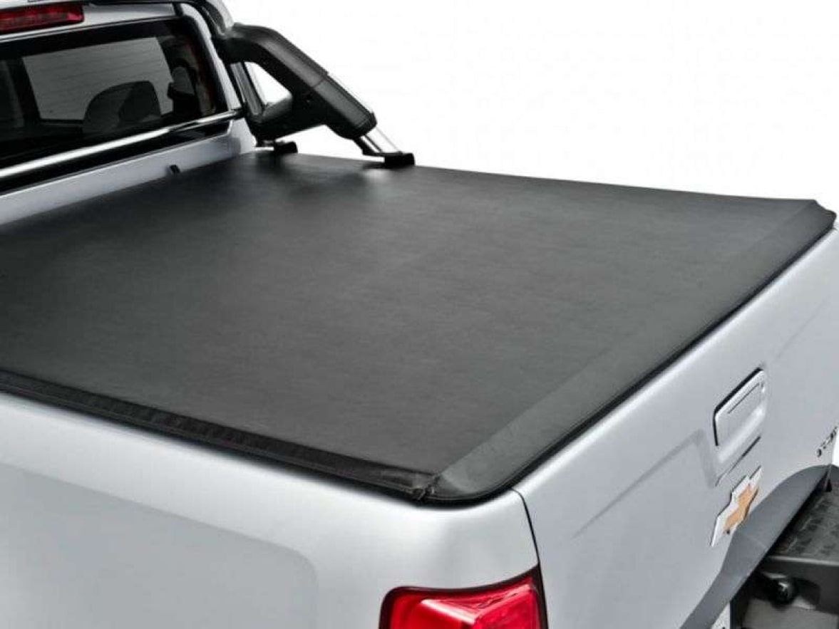 Visão lateral da caçamba da Chevrolet Montana com barra Santo Antonio.