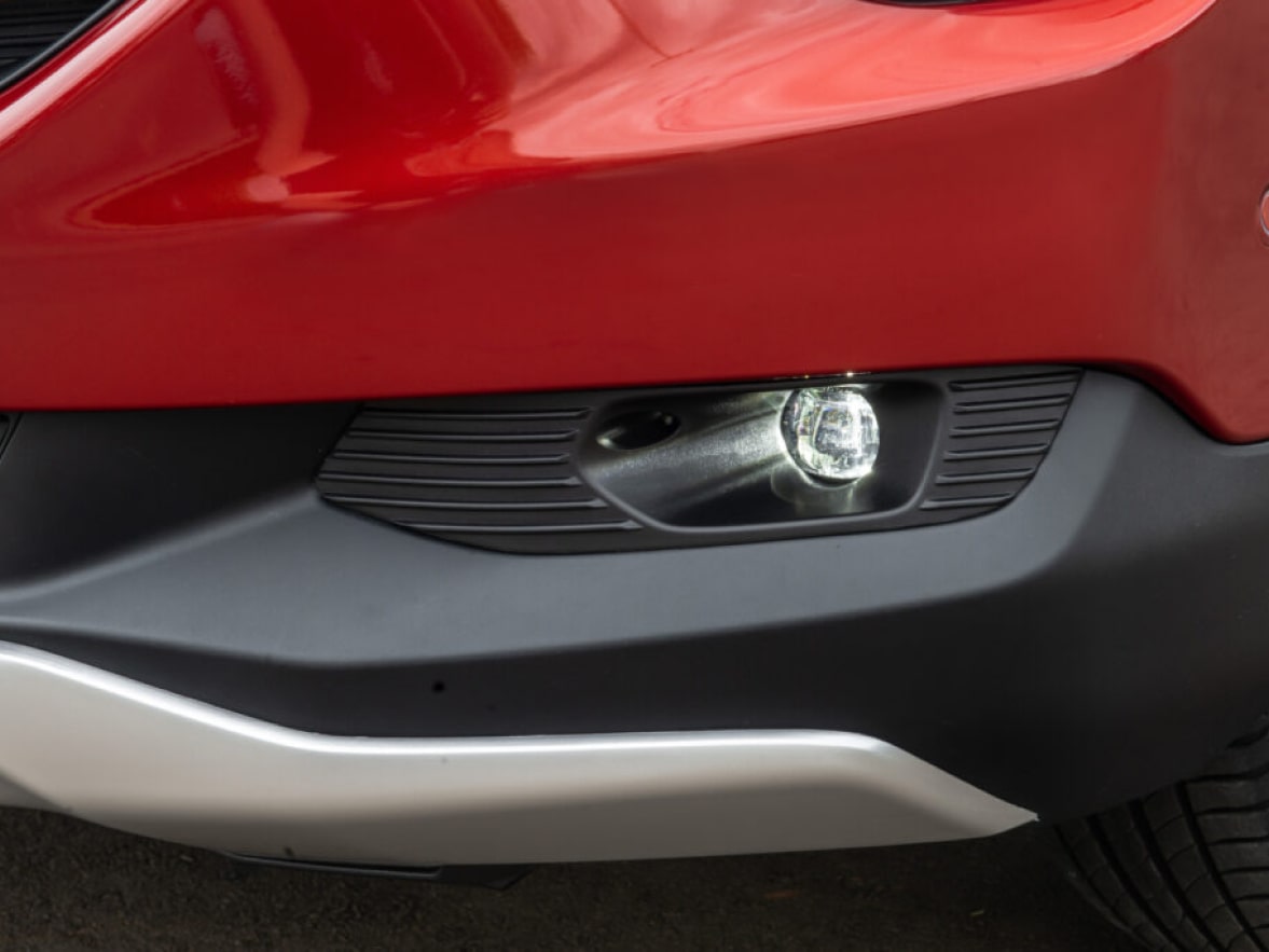 Farol dianteiro de neblina LED da linha de acessórios originais Chevrolet para a picape Montana.