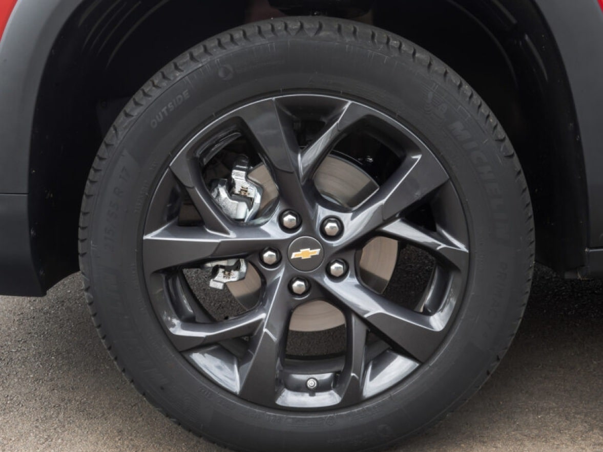 Rodas de liga leve de 16" da linha de acessórios originais Chevrolet para a picape Montana.