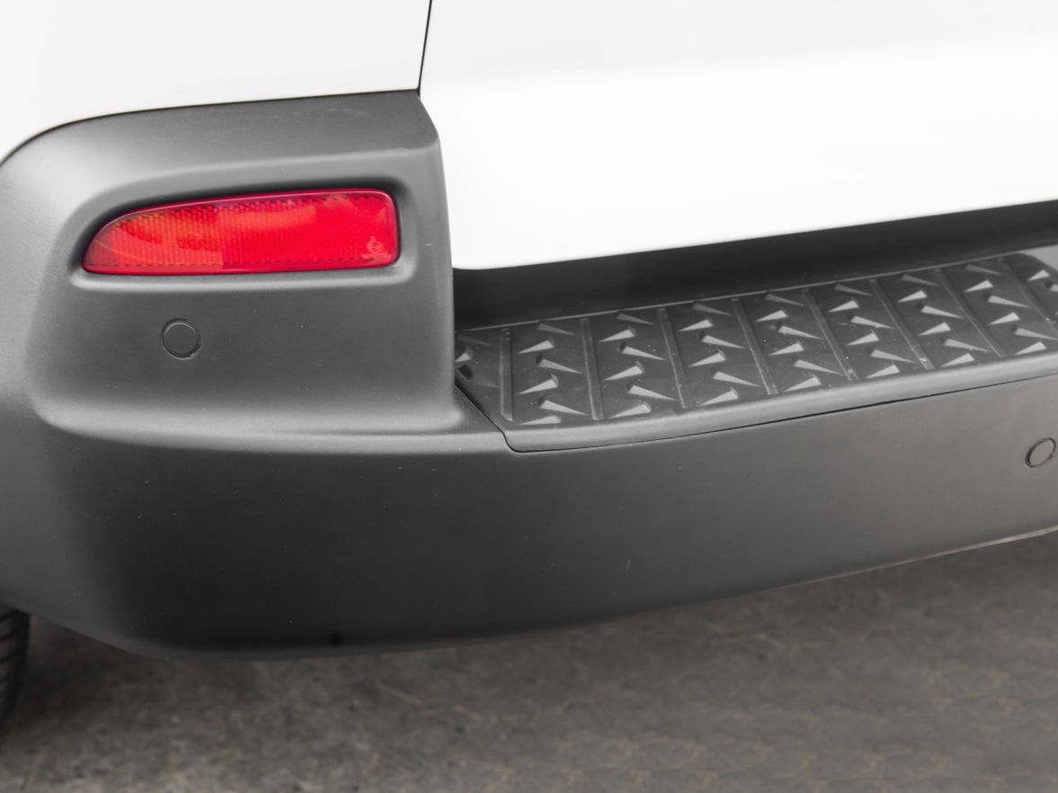 Sensor de estacionamento traseiro da linha de acessórios originais Chevrolet para a picape Montana.