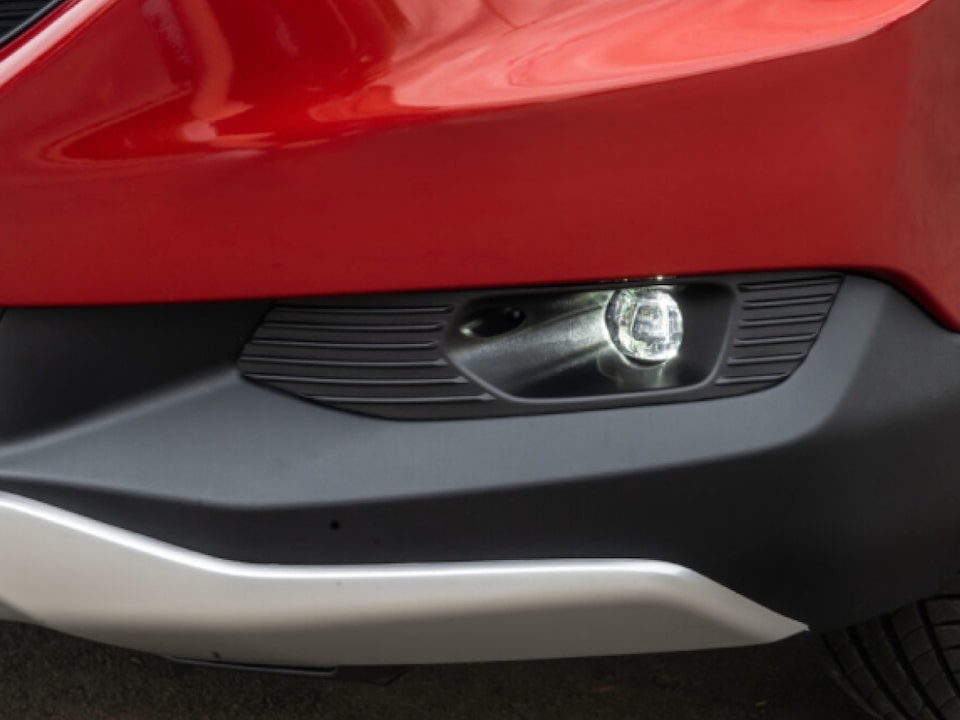 Farol dianteiro de neblina LED da linha de acessórios originais Chevrolet para a picape Montana.