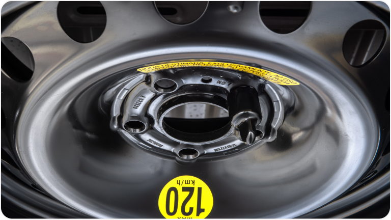 Trava antifurto de estepe da linha de acessórios originais Chevrolet para a picape Montana.