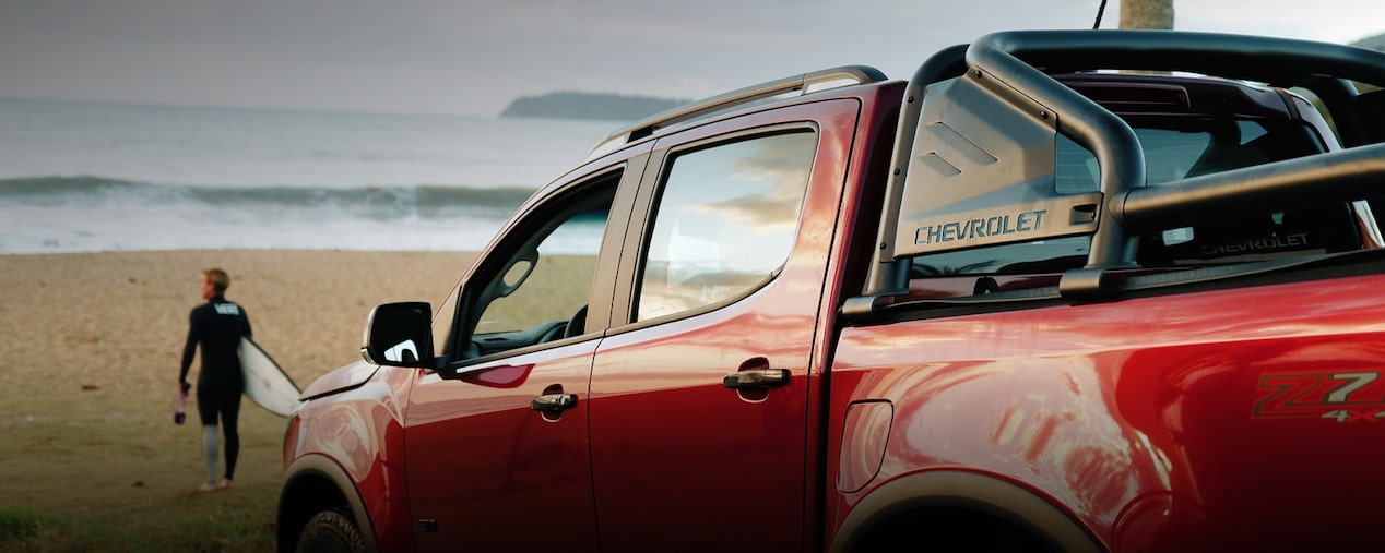 Masthead versão desk acessórios Chevrolet S10 em foto ambientada na praia
