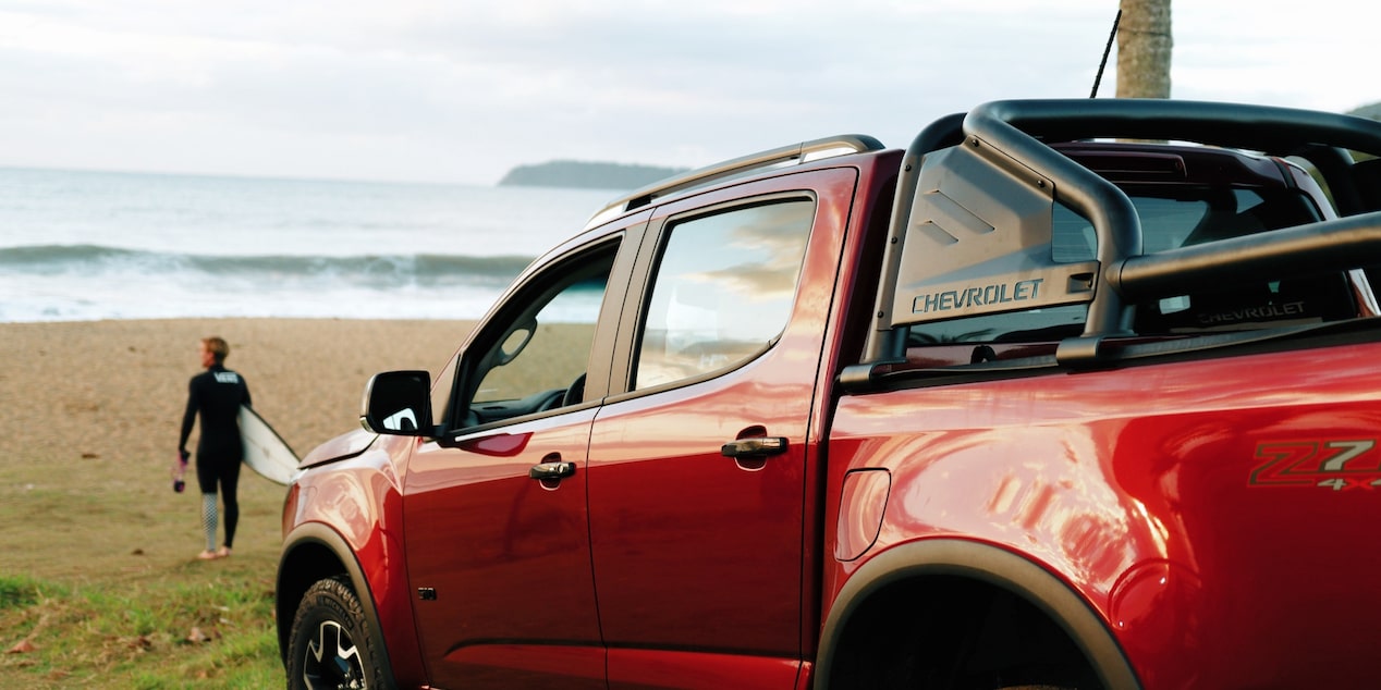 Chevrolet S10 em foto ambientada na praia