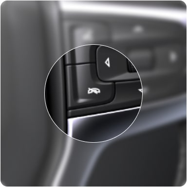 Botões de acesso rápido para controle do MyLink no volante de um Chevrolet.