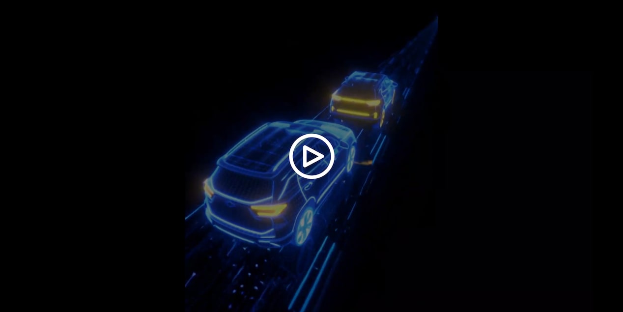 Animação em estilo neon mostrando dois carros digitalizados em azul trafegando em uma estrada escura, com destaque para o veículo da frente iluminado.